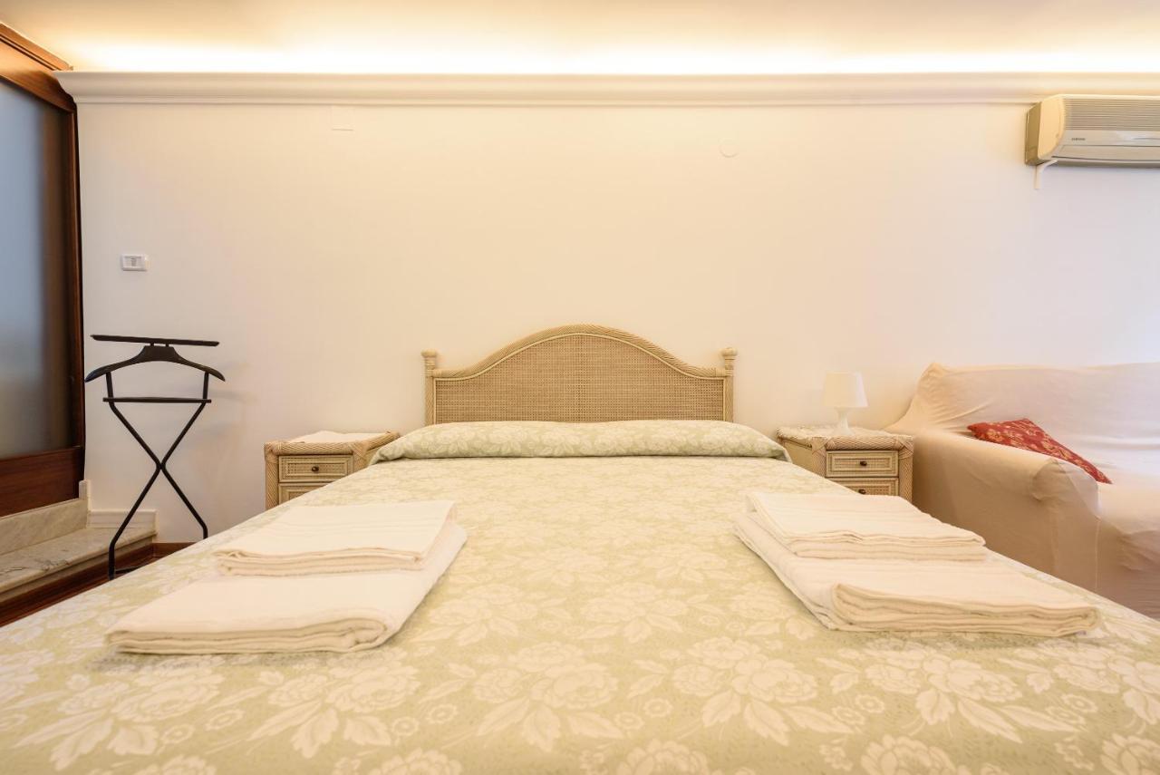 Via Avvocata 25 Apartment เนเปิลส์ ภายนอก รูปภาพ