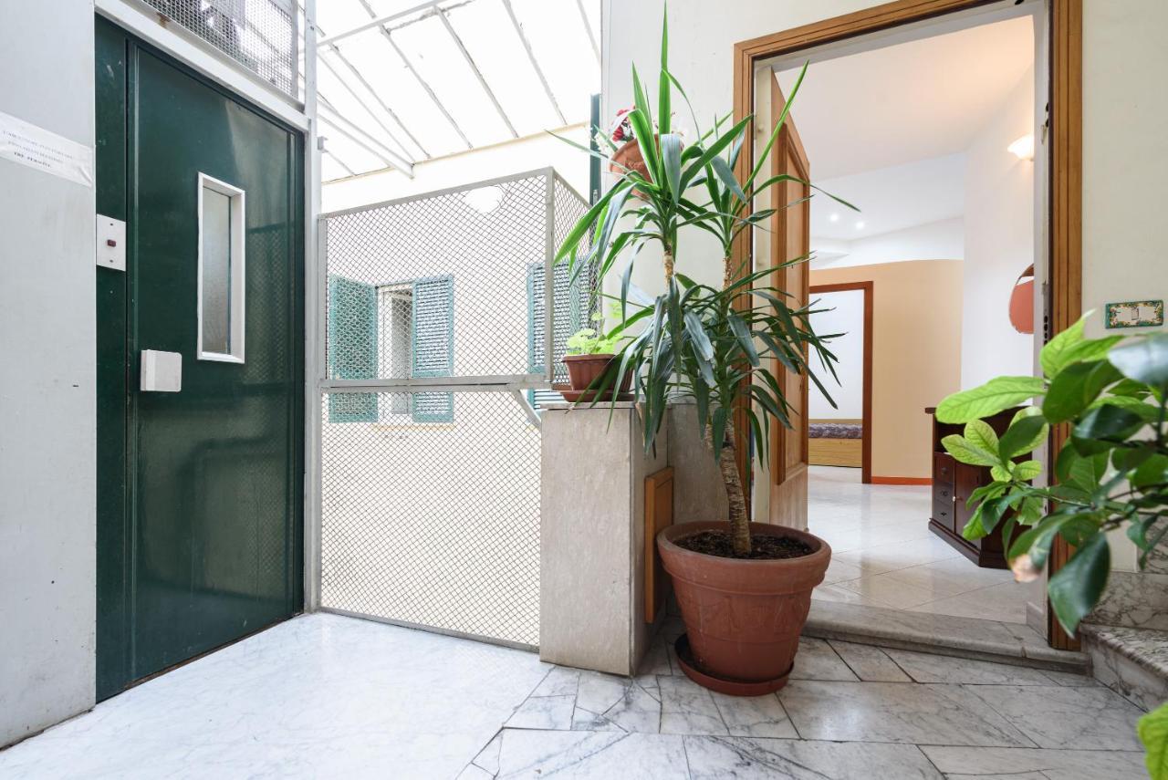 Via Avvocata 25 Apartment เนเปิลส์ ภายนอก รูปภาพ